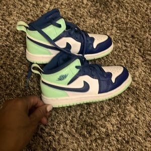 Nike dunks size 10c gently used